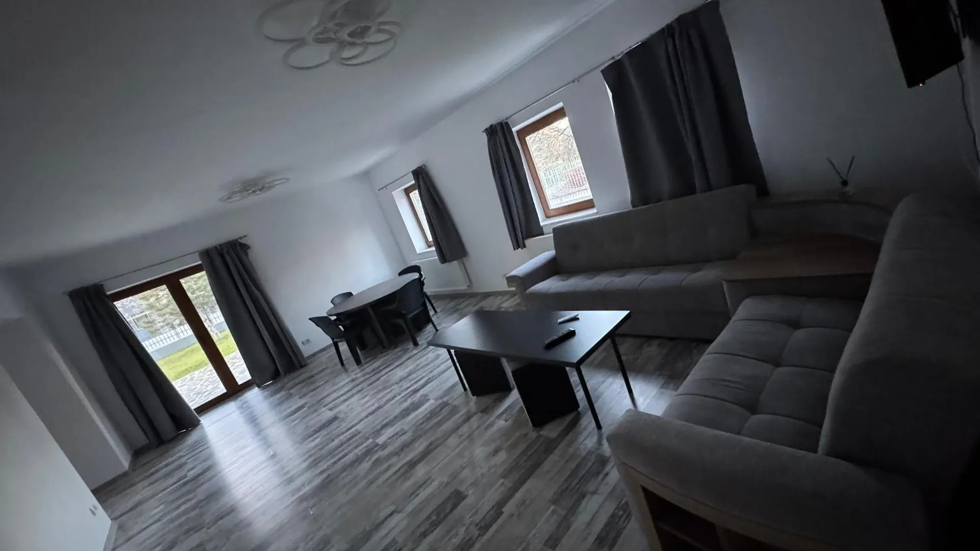Villa Vila Amy - 5 Min From Therme And Airport Corbeanca Romania